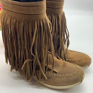 Maison Des Talons Angel Tan Fringe Moccasin Boots MOC1421